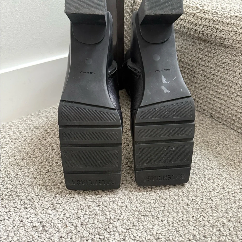 Balenciaga Black Ribbed Heeled Boots - Picture 4 of 4